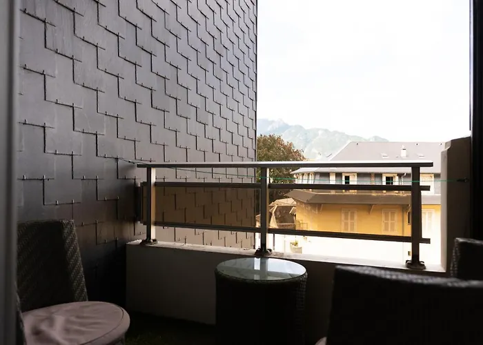 Le Camp De Base - Vue Montagne